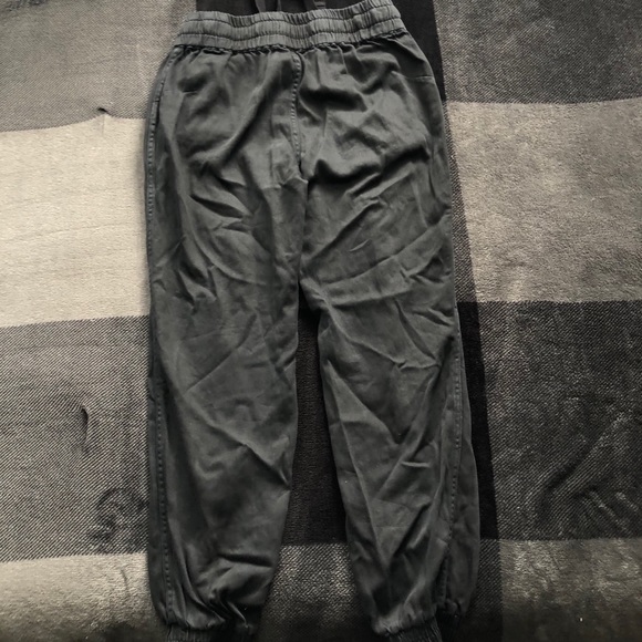 TNA Aritzia pants with gold zippers - Picture 3 of 4